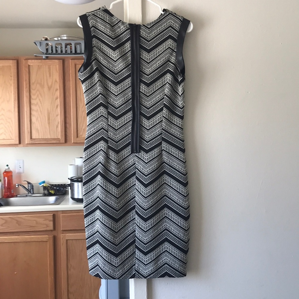 Beautiful Dress - Picture 2 of 4